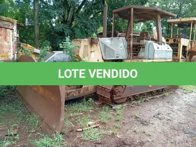 LOTE 010 - MÁQUINA RODOVIÁRIA - TRATOR ESTEIRA, marca KOMATSU modelo D41E-6,