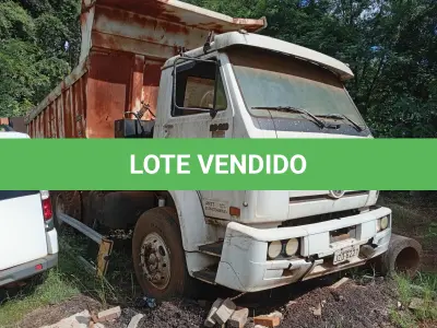 LOTE 022 - CAMINHÃO CAÇAMBA, placas  JZO8227, RENAVAM 00785152881,