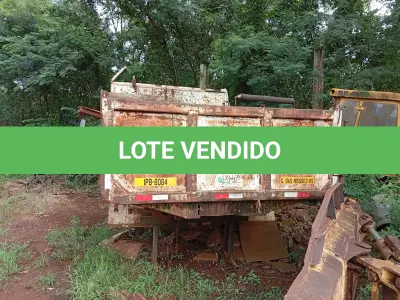 LOTE 014 - EQUIPAMENTO - CAÇAMBA BASCULANTE, capacidade 06 m3, medindo 3,80x2,40x0,70, marca KUBITZ Nº KB 058