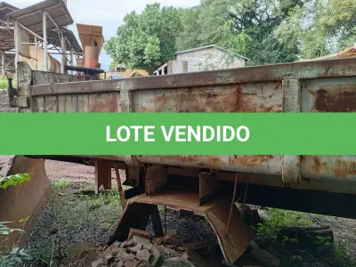 LOTE 014 - EQUIPAMENTO - CAÇAMBA BASCULANTE, capacidade 06 m3, medindo 3,80x2,40x0,70, marca KUBITZ Nº KB 058