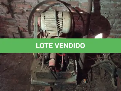 LOTE 020 - BOMBA PARA LAVAGEM DE VEÍCULOS, com motor de 3 CV, marca EBERLE, nº 0203 sem uso, está estragada.