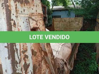 LOTE 013 - EQUIPAMENTO - CAÇAMBA BASCULANTE, medindo 4,75x2,40x0,50, marca KUBITZ Nº KB 024,