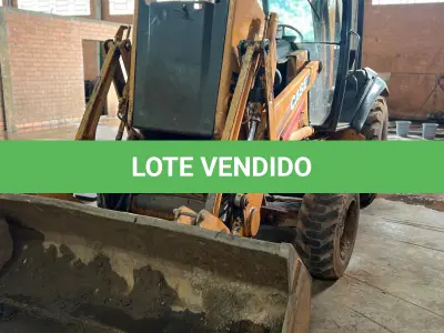 LOTE 005 - Retroescavadeira marca CASE 580, série 3