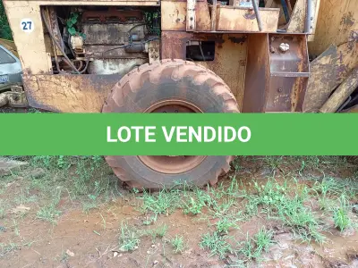 LOTE 021 - MÁQUINA RODOVIÁRIA – PÁ CARREGADEIRA FIAT-ALLIS M -1900-B com caçamba frontal 2.1/2 JC,