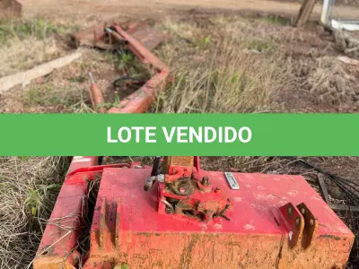 LOTE 013 - Roçadeira articulada faltando peças (sucata)