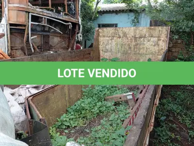 LOTE 013 - EQUIPAMENTO - CAÇAMBA BASCULANTE, medindo 4,75x2,40x0,50, marca KUBITZ Nº KB 024,