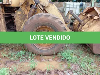 LOTE 021 - MÁQUINA RODOVIÁRIA – PÁ CARREGADEIRA FIAT-ALLIS M -1900-B com caçamba frontal 2.1/2 JC,