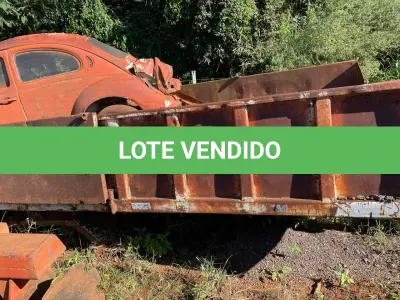LOTE 008 - CAÇAMBA BASCULANTE