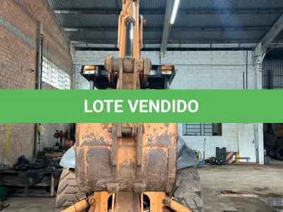 LOTE 005 - Retroescavadeira marca CASE 580, série 3
