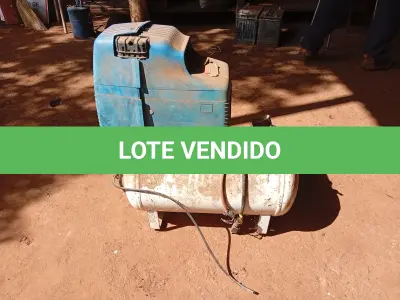 LOTE 025 - COMPRESSOR DE AR  na cor branca e azul, marca CD FIAC, vazão 170, preção 8, reservatório 24 litros