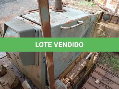 LOTE 010 - MÁQUINA RODOVIÁRIA - TRATOR ESTEIRA, marca KOMATSU modelo D41E-6,