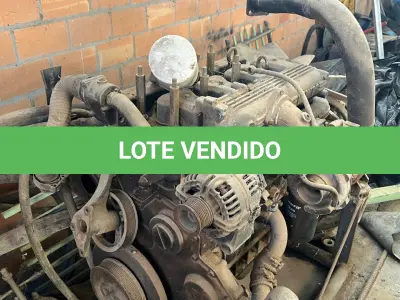 LOTE 019 - Um motor MWM 4 cilindros com bomba hidráulica