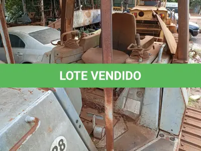 LOTE 010 - MÁQUINA RODOVIÁRIA - TRATOR ESTEIRA, marca KOMATSU modelo D41E-6,