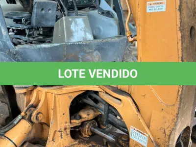LOTE 005 - Retroescavadeira marca CASE 580, série 3