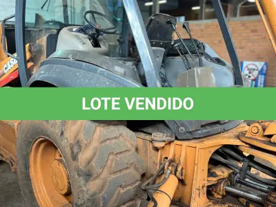 LOTE 005 - Retroescavadeira marca CASE 580, série 3