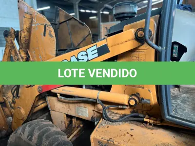 LOTE 005 - Retroescavadeira marca CASE 580, série 3