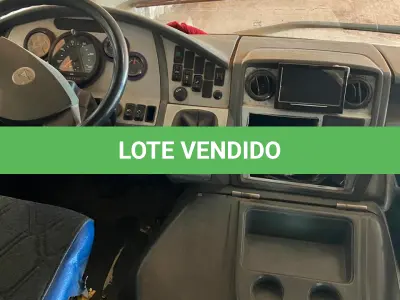 LOTE 015 - Ônibus MARCOPOLO/VOLARE V8 ON, ano/mod. 2005/2006, cor prata