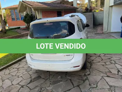 LOTE 012 - automóvel Chevrolet/Spin 1.8 AT LT7, placa JBO1D99. Cor Branca