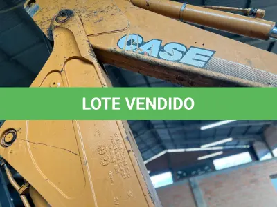 LOTE 005 - Retroescavadeira marca CASE 580, série 3