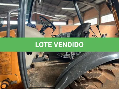 LOTE 005 - Retroescavadeira marca CASE 580, série 3