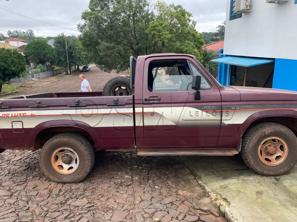 LOTE 001 - Caminhonete GM/D20 CUSTOM S