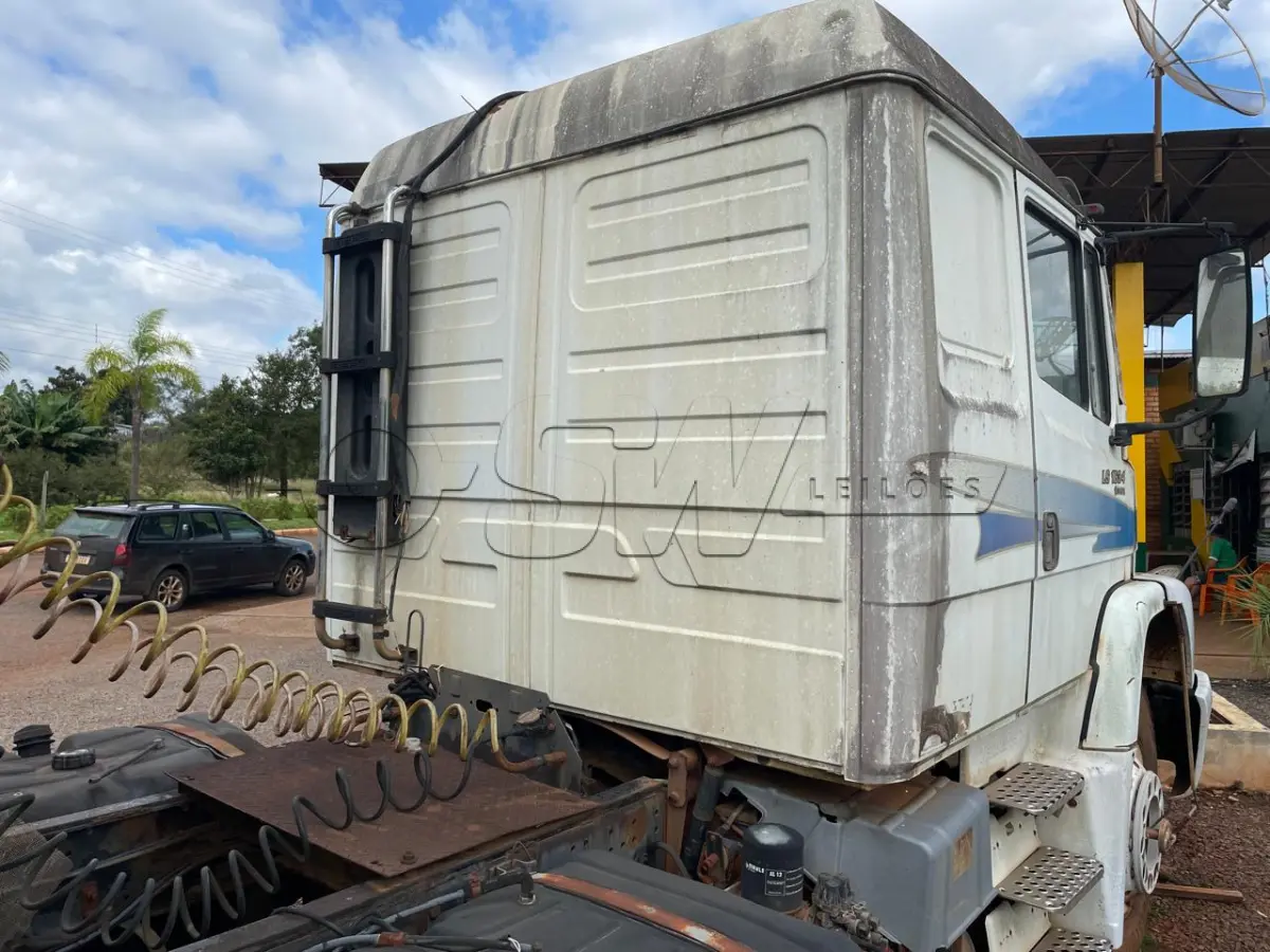 LOTE 002 - Caminhão Mercedes Benz