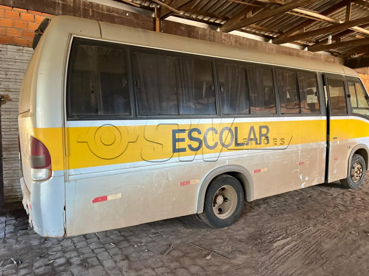 LOTE 015 - Ônibus MARCOPOLO/VOLARE V8 ON, ano/mod. 2005/2006, cor prata