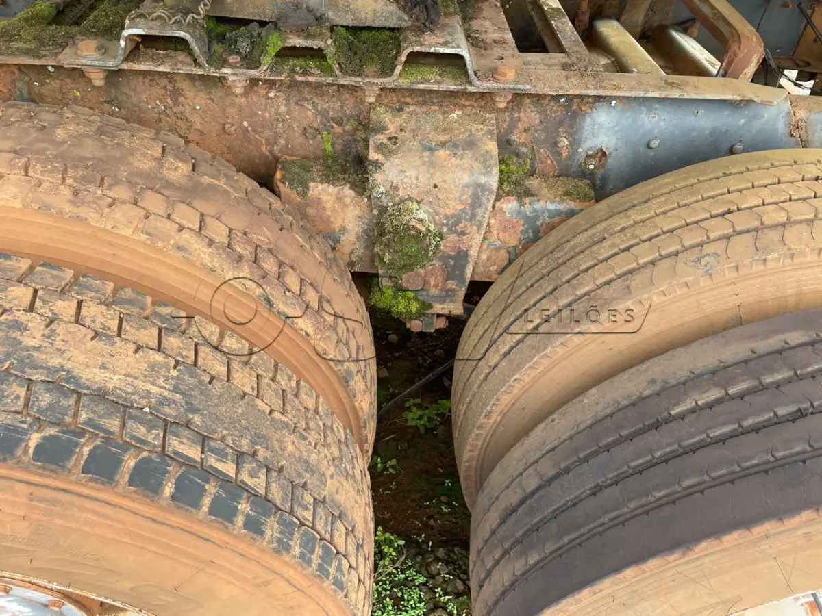 LOTE 002 - Caminhão Mercedes Benz