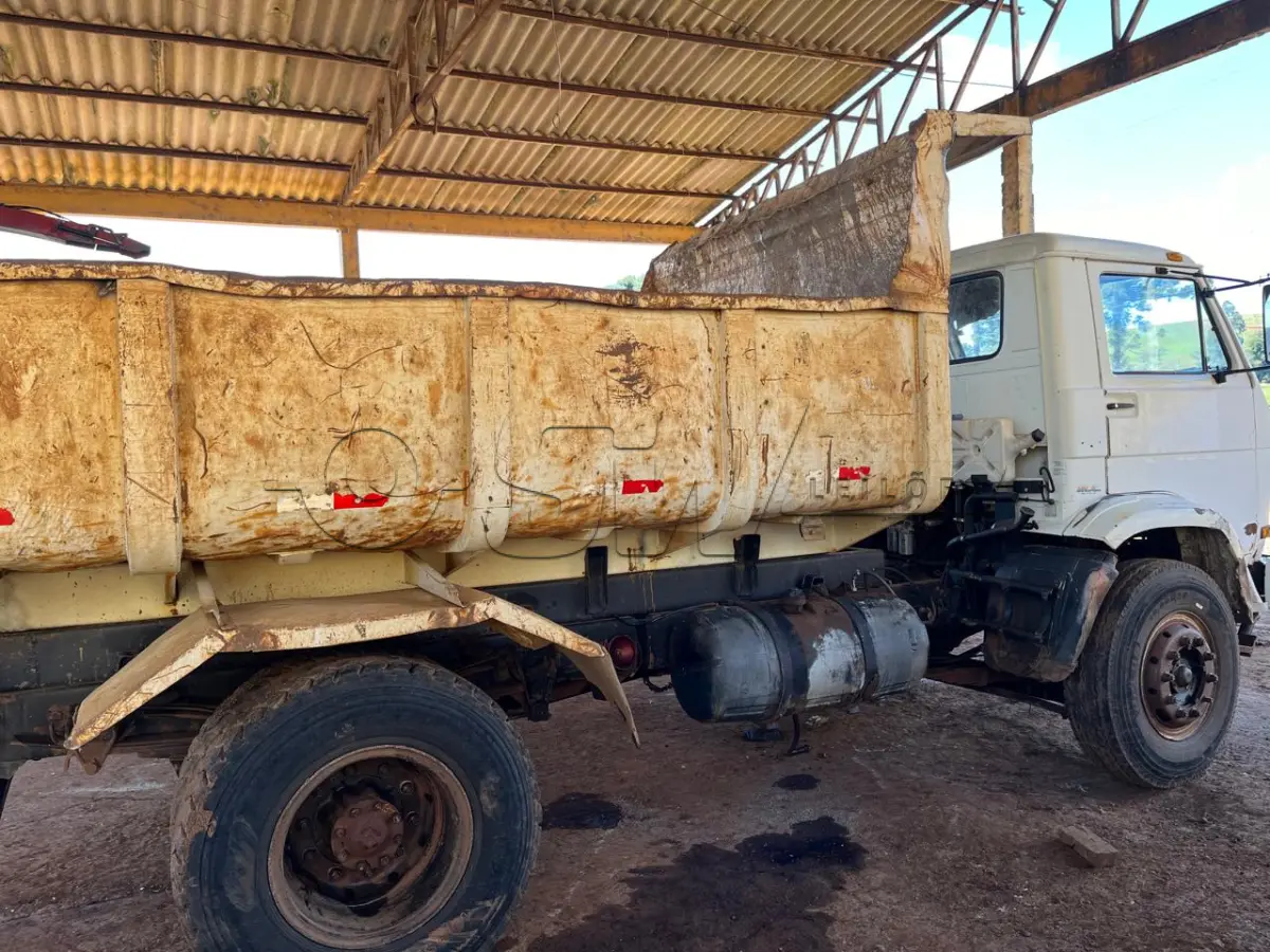 LOTE 001 - CAMINHÃO VW