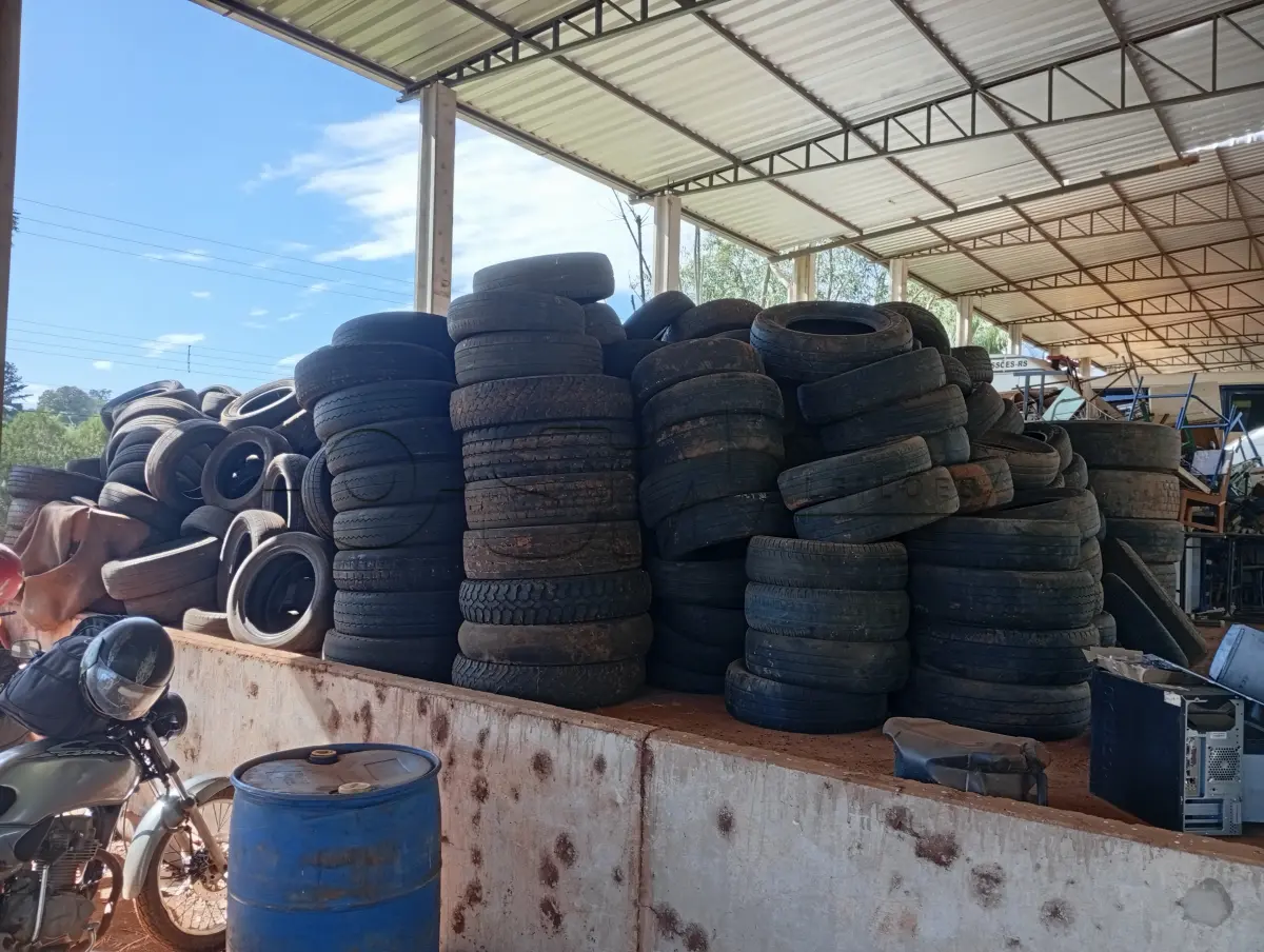 LOTE 018 - LOTE DE CARCAÇAS DE PNEUS, (EM BOM E REGULAR ESTADO DE CONSERVAÇÃO)