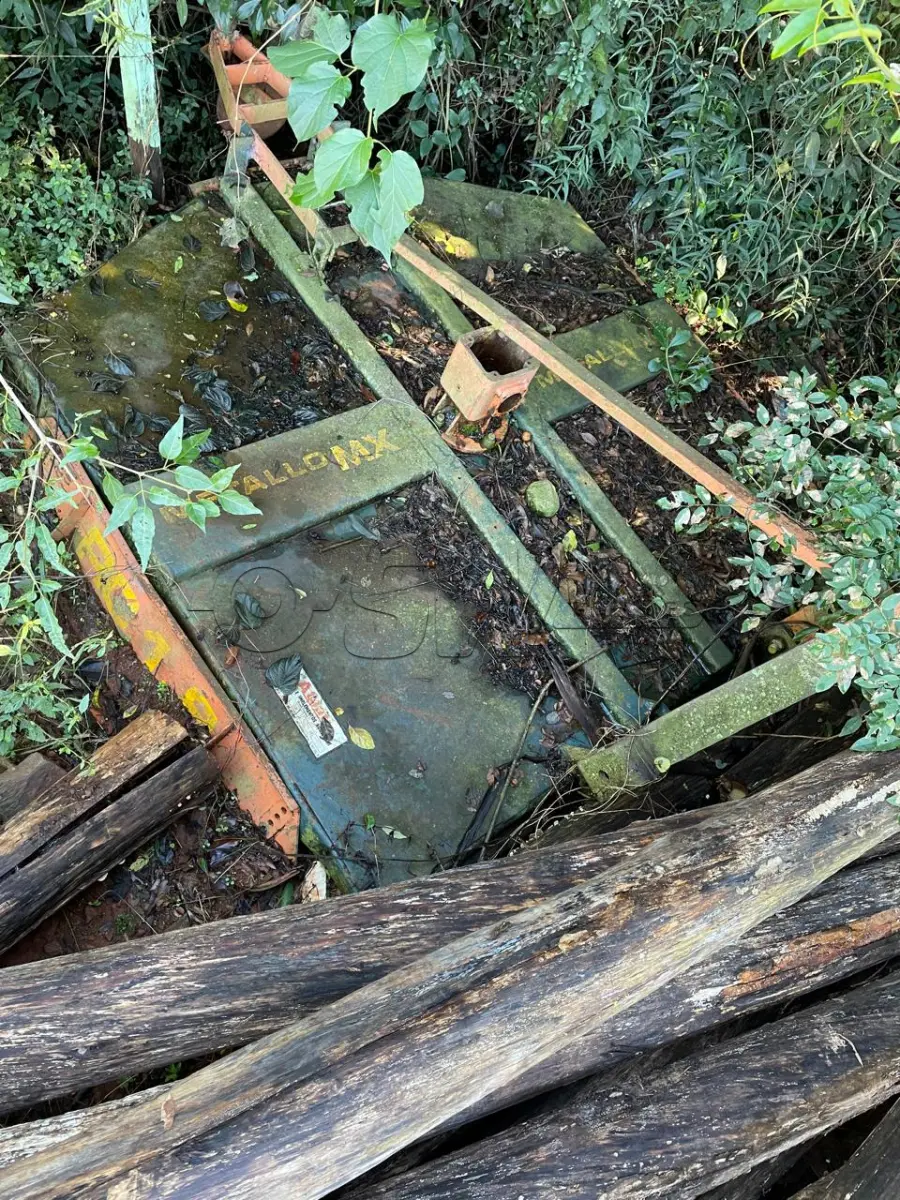 LOTE 009 - ROÇADEIRA PARA TRATOR