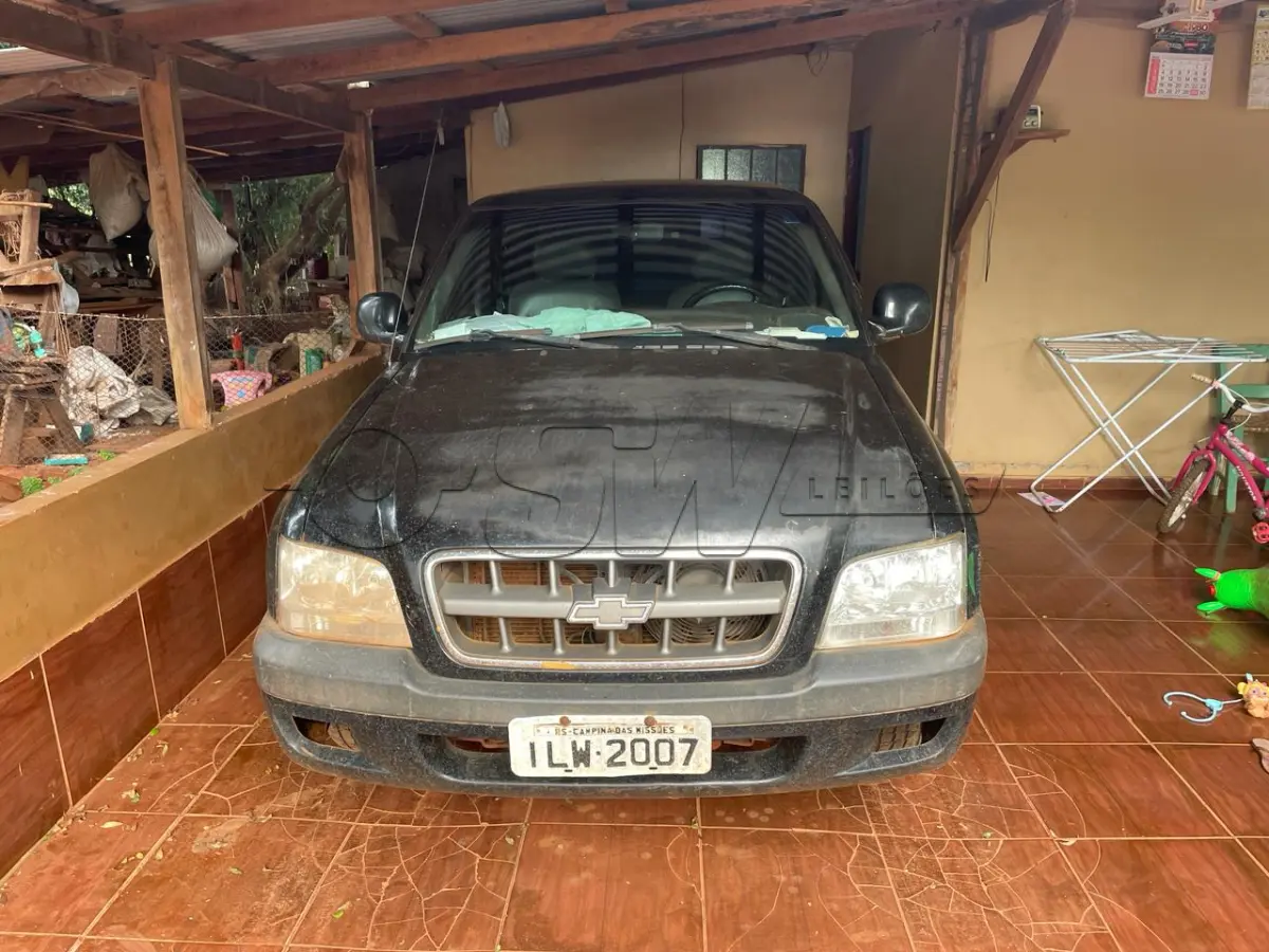 LOTE 001 - Camioneta GM/10