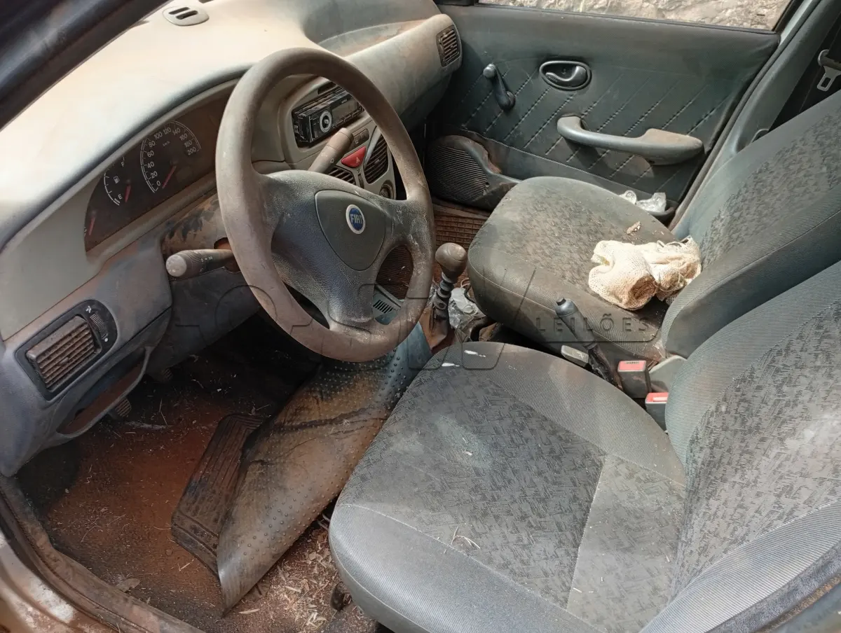 LOTE 003 - AUTOMÓVEL FIAT SIENA FIRE FLEX, Placas INO 6038, RENAVAM 00906720591