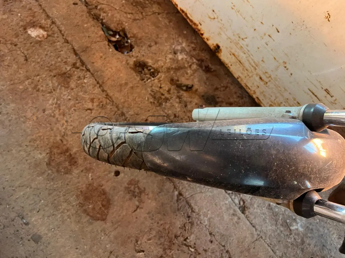 LOTE 002 - Uma motocicleta HONDA CG 125 CARGO KS Placa: IWP7130