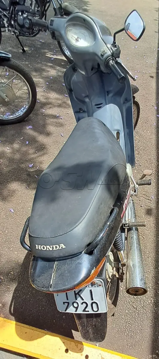 LOTE 002 - HONDA C100 BIZ