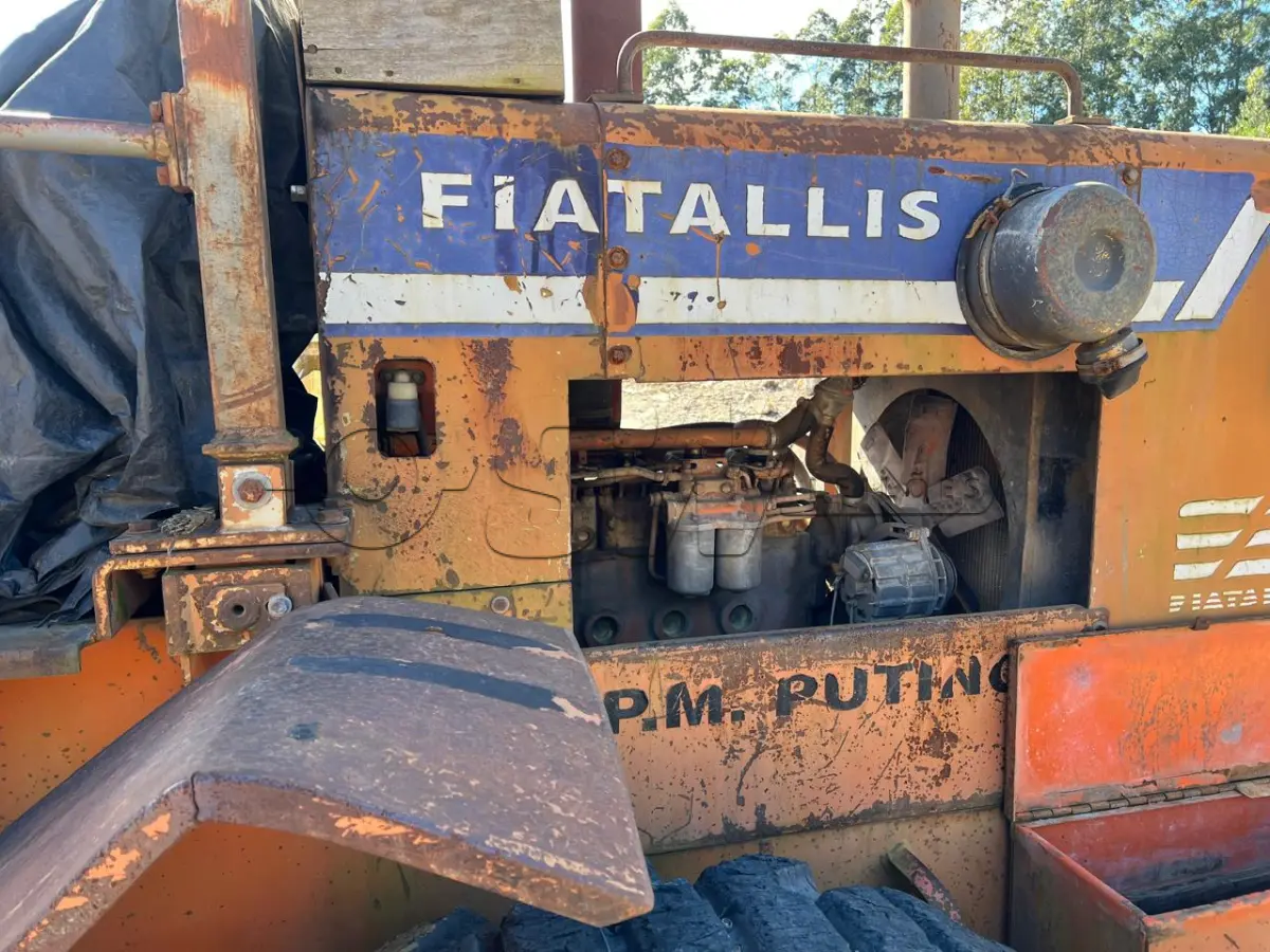 LOTE 020 - carregador, marca Fiatallis, modelo FR 12B (horímetro 22.089 (vinte e duas mil e oitenta e nove) horas trabalhadas)