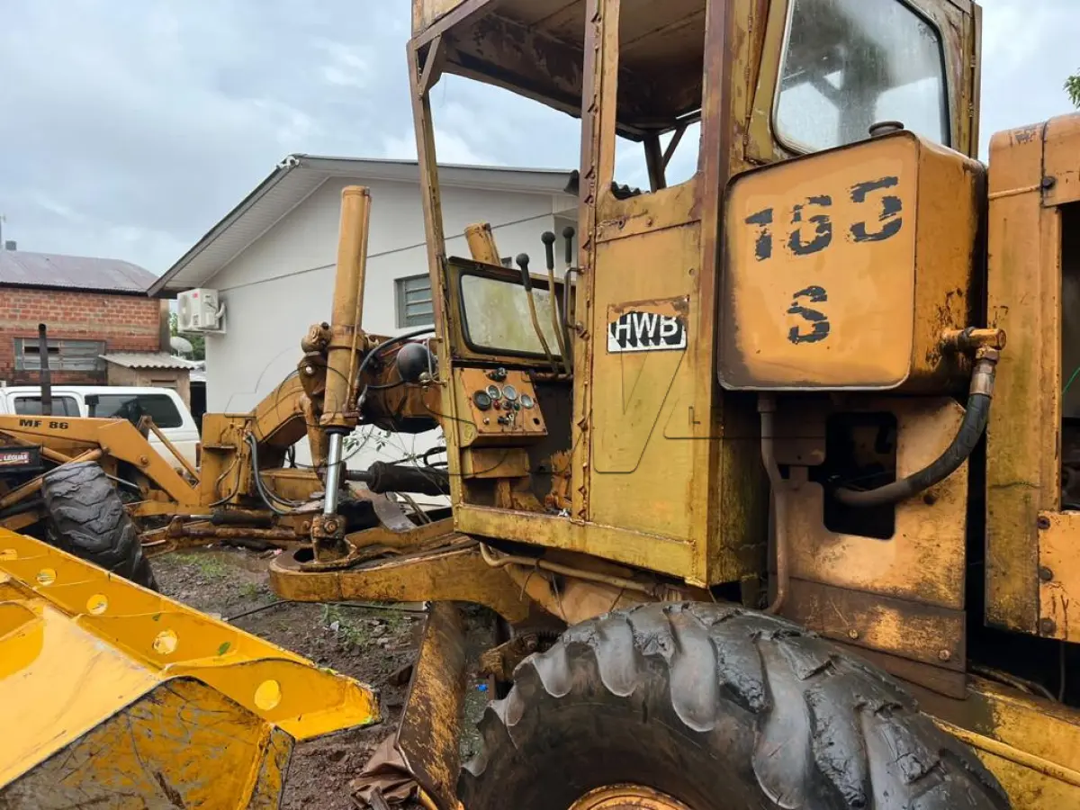 LOTE 005 - Motoniveladora Huber Warco 165M.