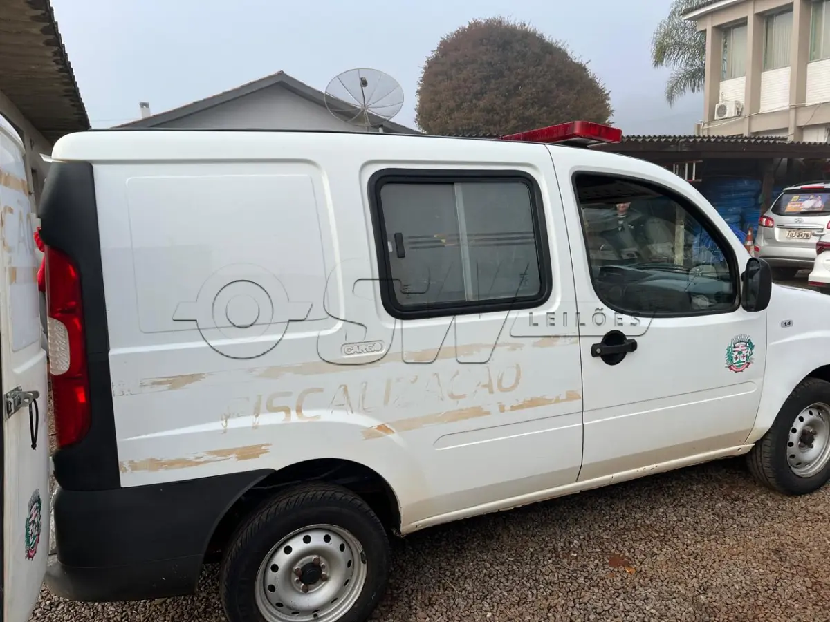 LOTE 003 - FIAT DOBLO