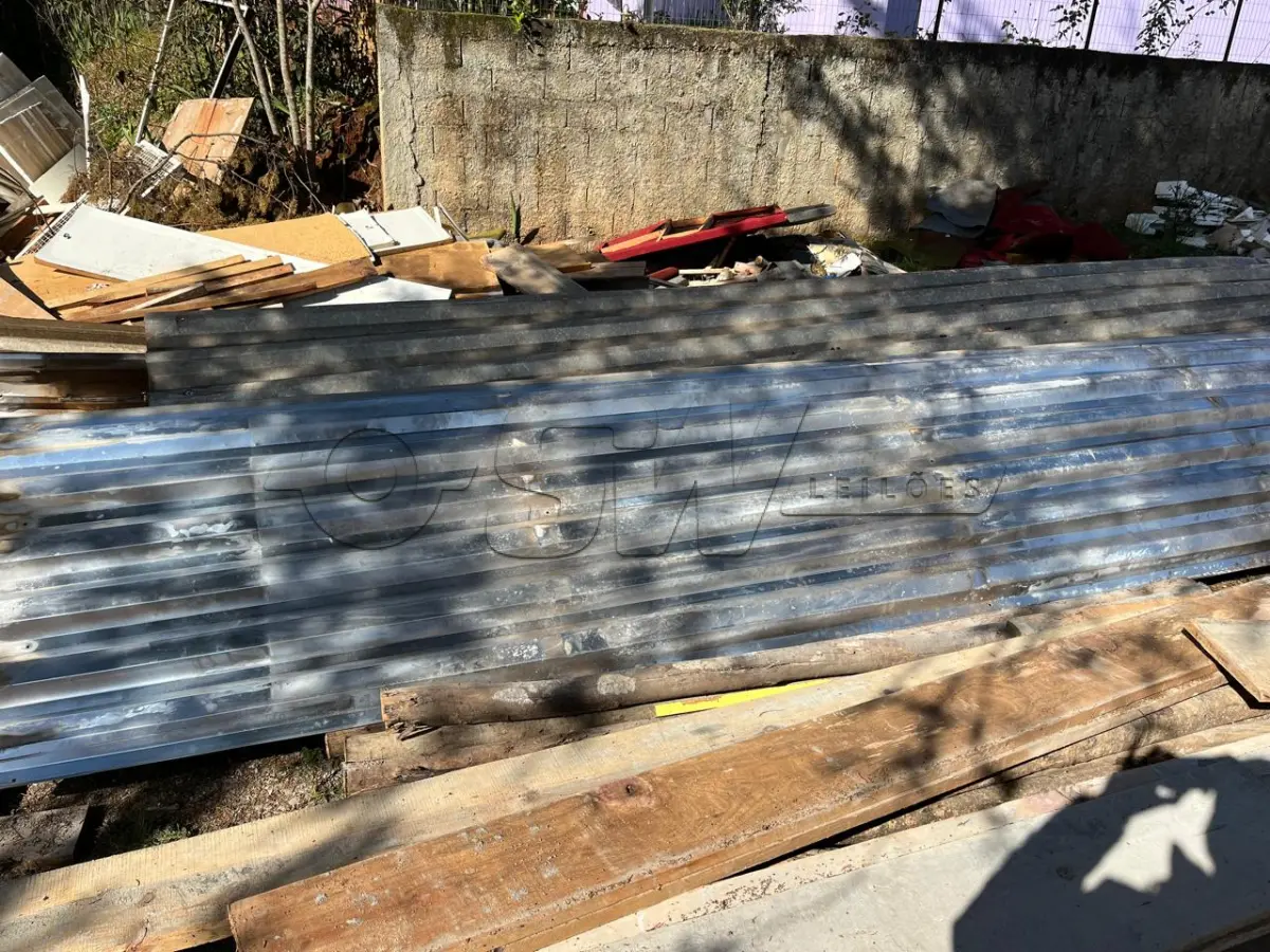 LOTE 005 - Folhas de telha de Aluzinco