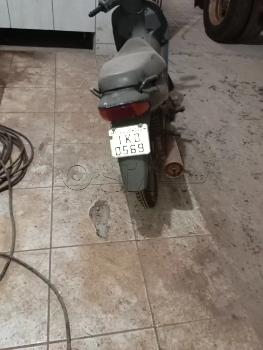 LOTE 011 - HONDA/C100 BIZ