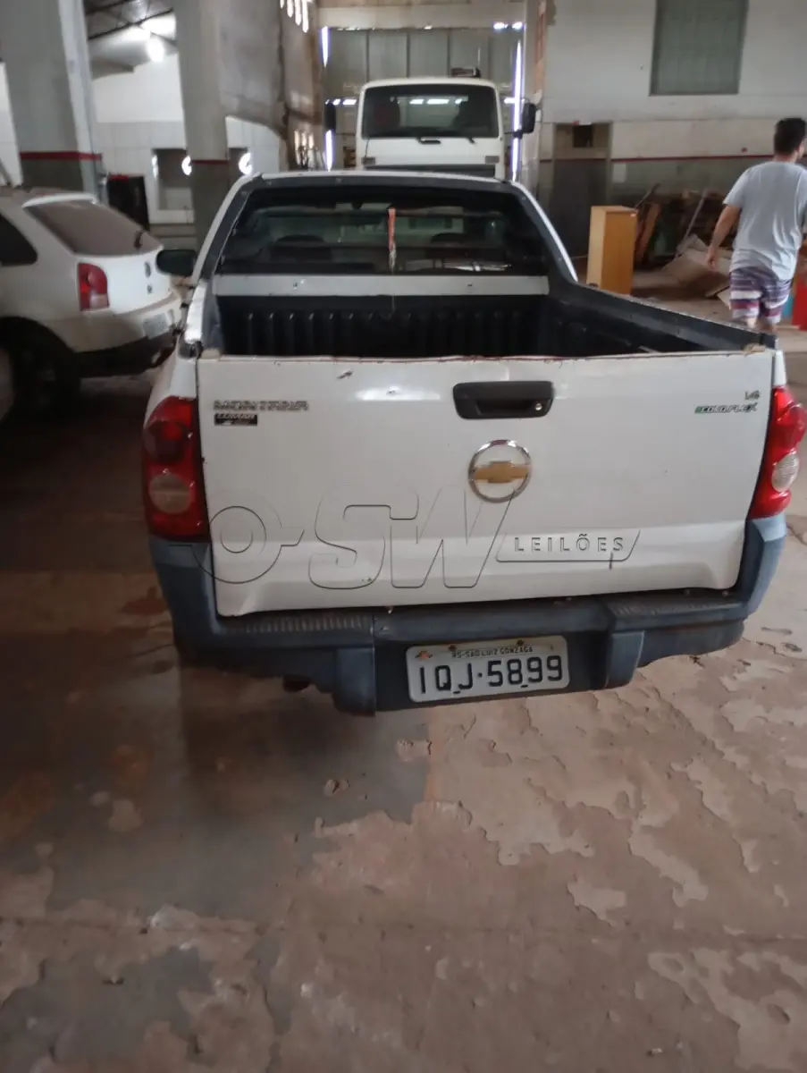 LOTE 006 - GM/MONTANA CONQUEST