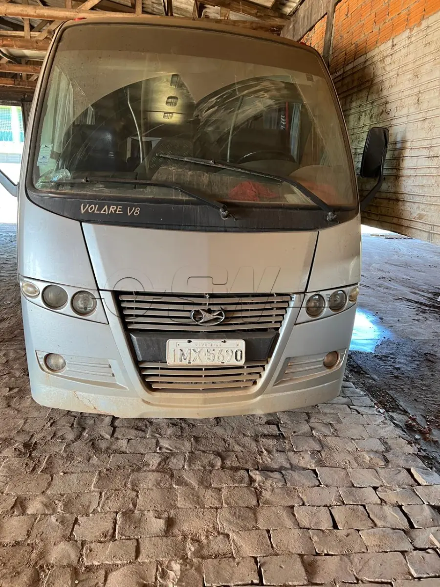 LOTE 015 - Ônibus MARCOPOLO/VOLARE V8 ON, ano/mod. 2005/2006, cor prata