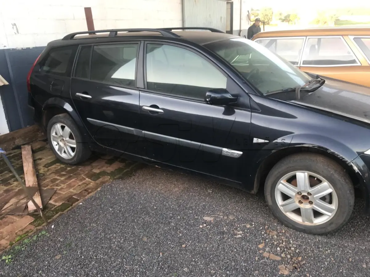 LOTE 002 - RENAULT MEGANEGT
