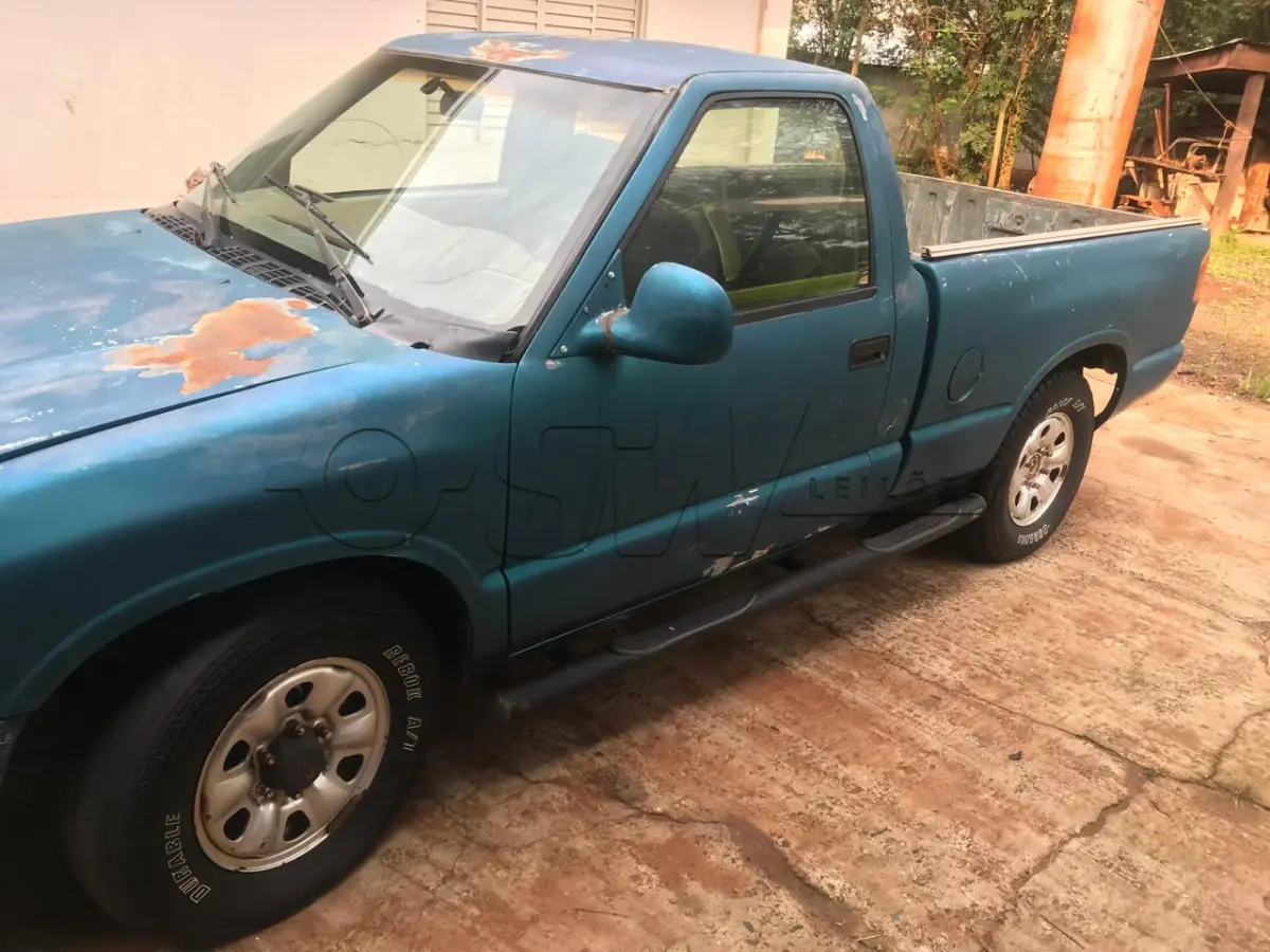 LOTE 001 - Caminhonete GM/S10