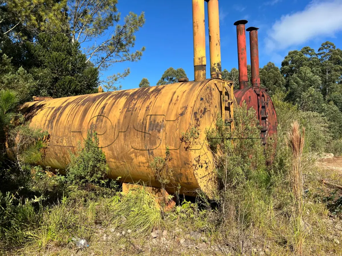 LOTE 007 - usina de asfalto frio, marca cifali, composta de um funil e esteira sem motor, três tanques metálicos para emulsão asfáltica