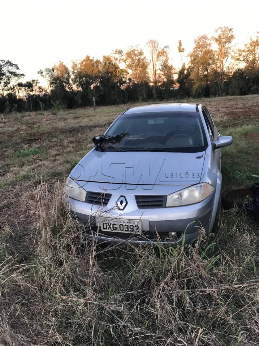 LOTE 001 - RENAULT MEGANESD