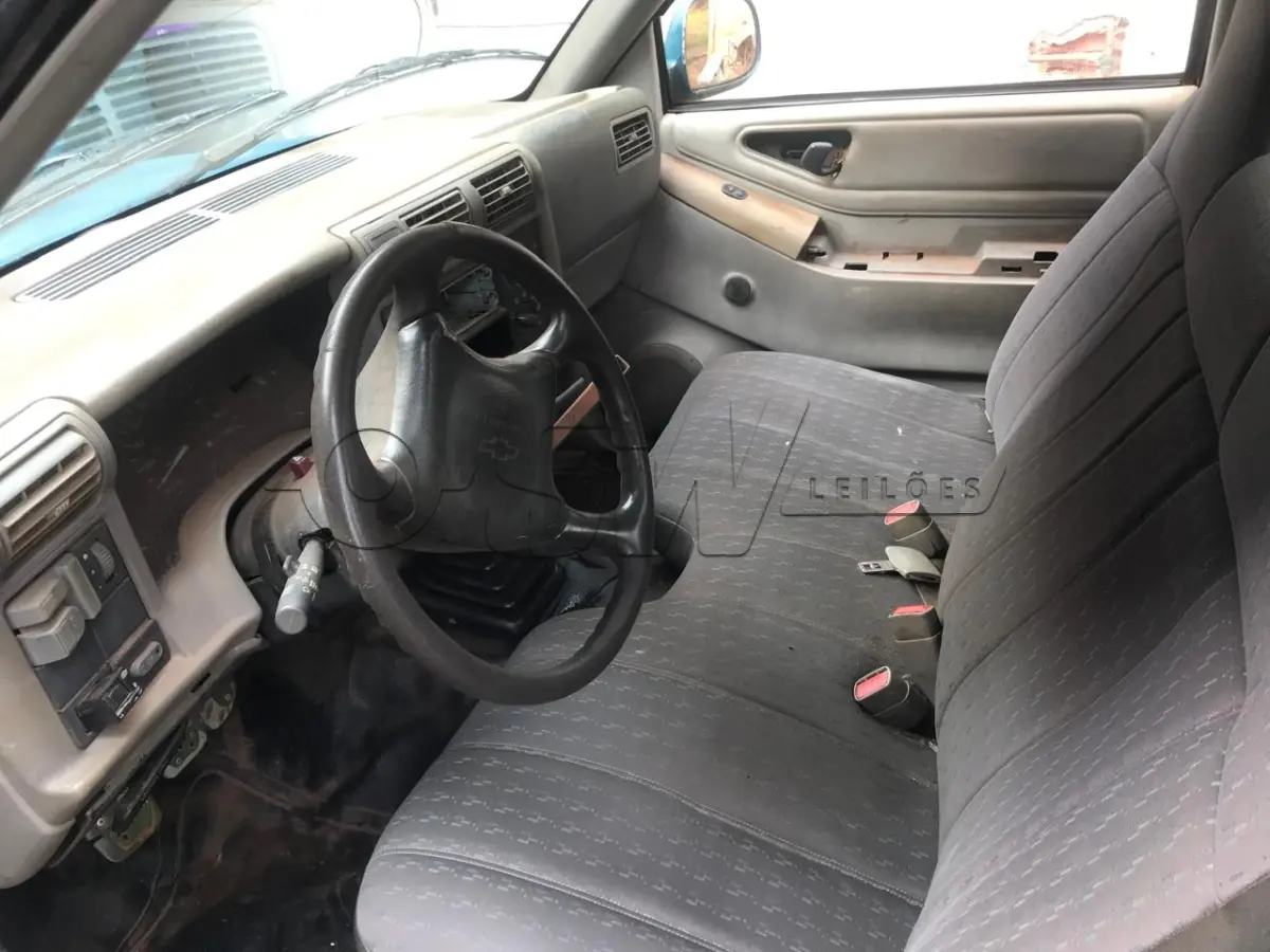 LOTE 001 - Caminhonete GM/S10