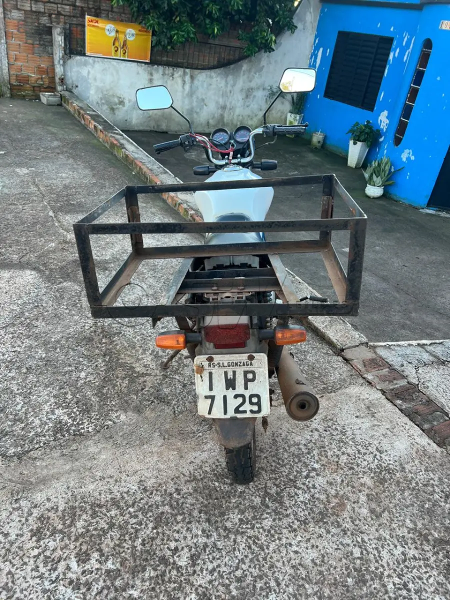 LOTE 001 - Uma motocicleta HONDA CG 125 CARGO KS Placa: IWP7129