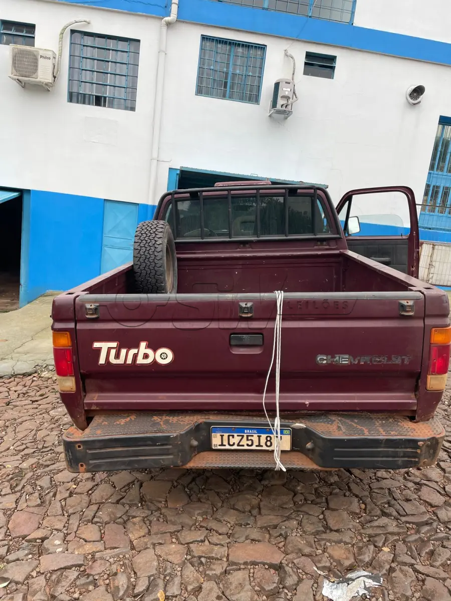 LOTE 001 - Caminhonete GM/D20 CUSTOM S