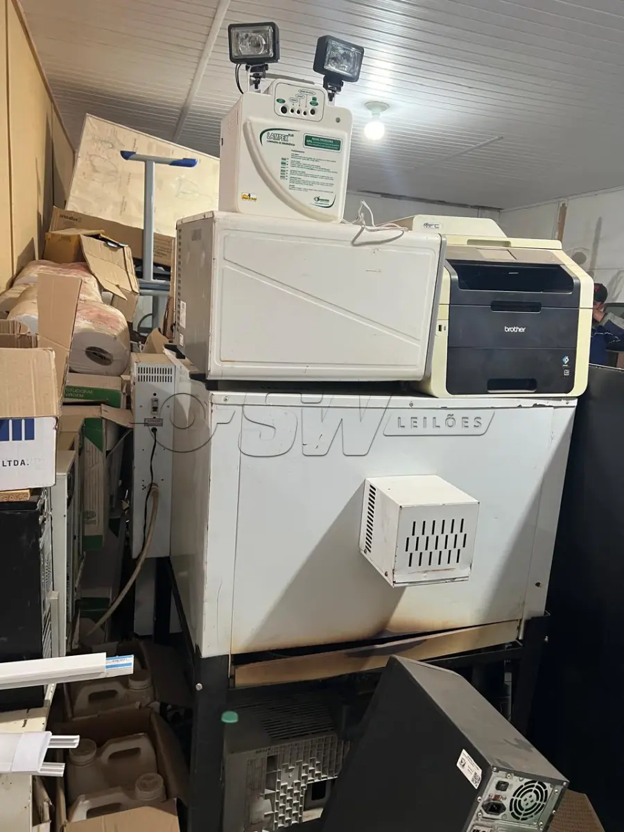 LOTE 011 - sucatas de eletrônicos